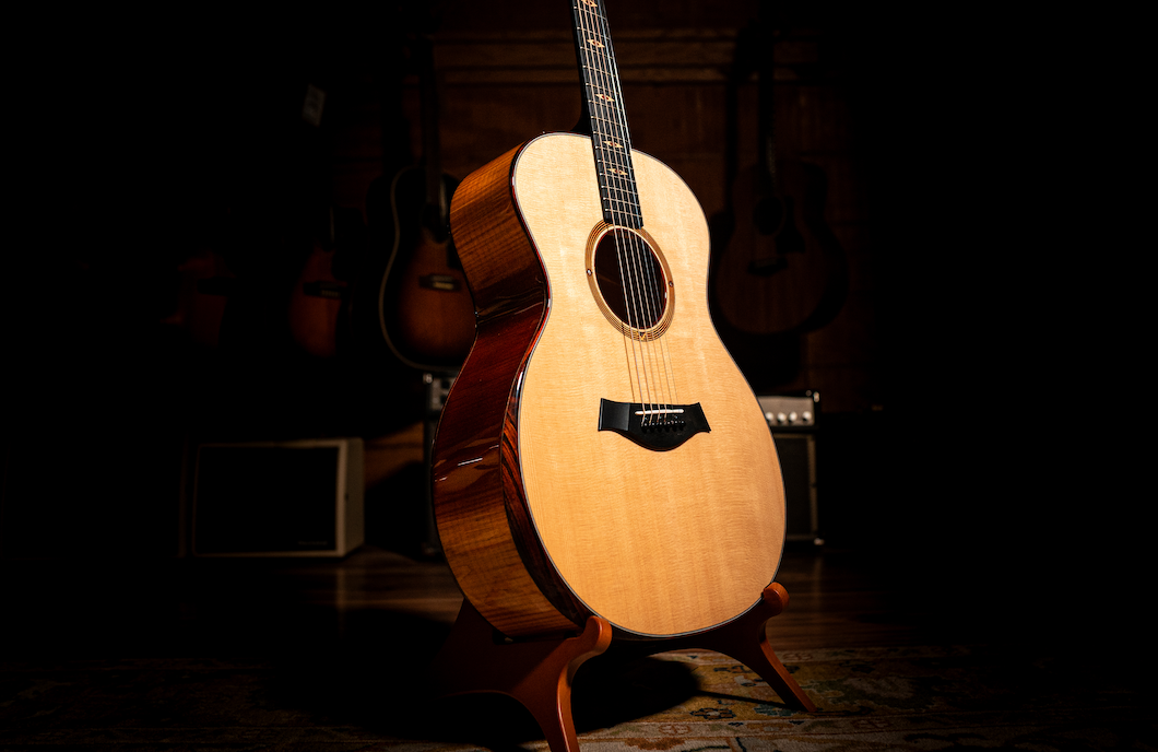 Taylor Custom Grand Auditorium 6-String - Premium Sitka Spruce & Maple A Flame - #1103049150